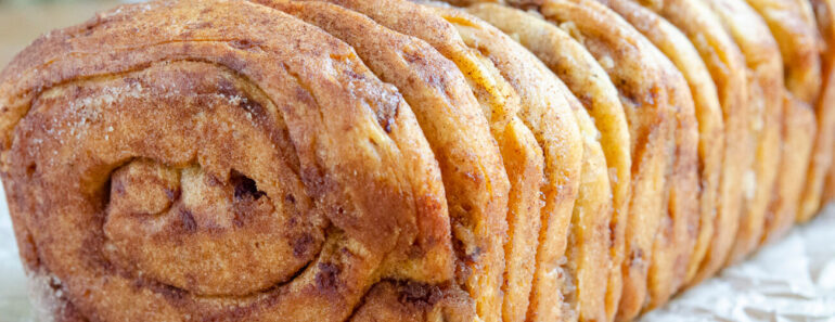 Apple Fritter Pull-Apart Bread