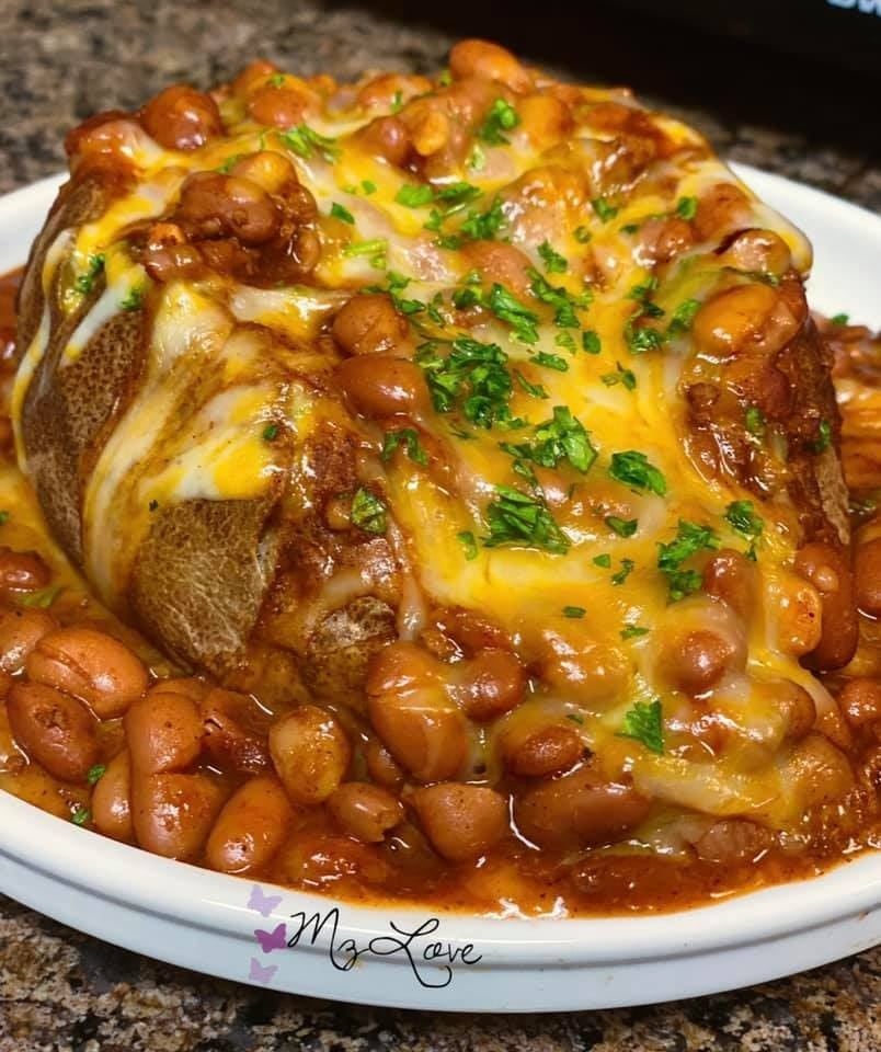 Chili baked potato with cheese 