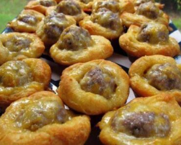 Easy Cheesy Sausage Biscuit Bites