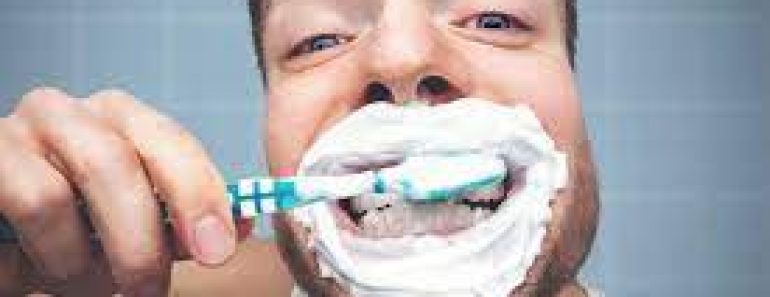 Should you brush your teeth before or after breakfast?