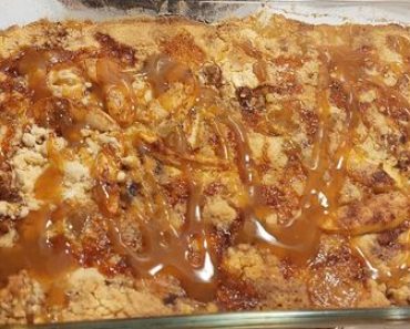 Caramel apple dump cake