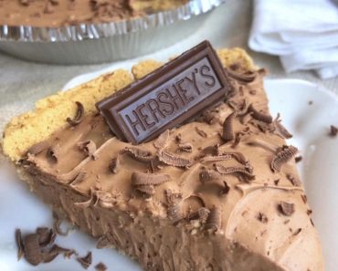OMG – 3 Ingredient No Bake Chocolate Pie