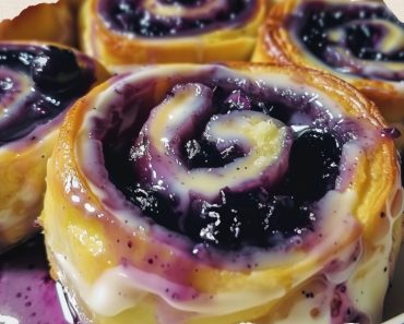 Blueberry Cheesecake Rolls